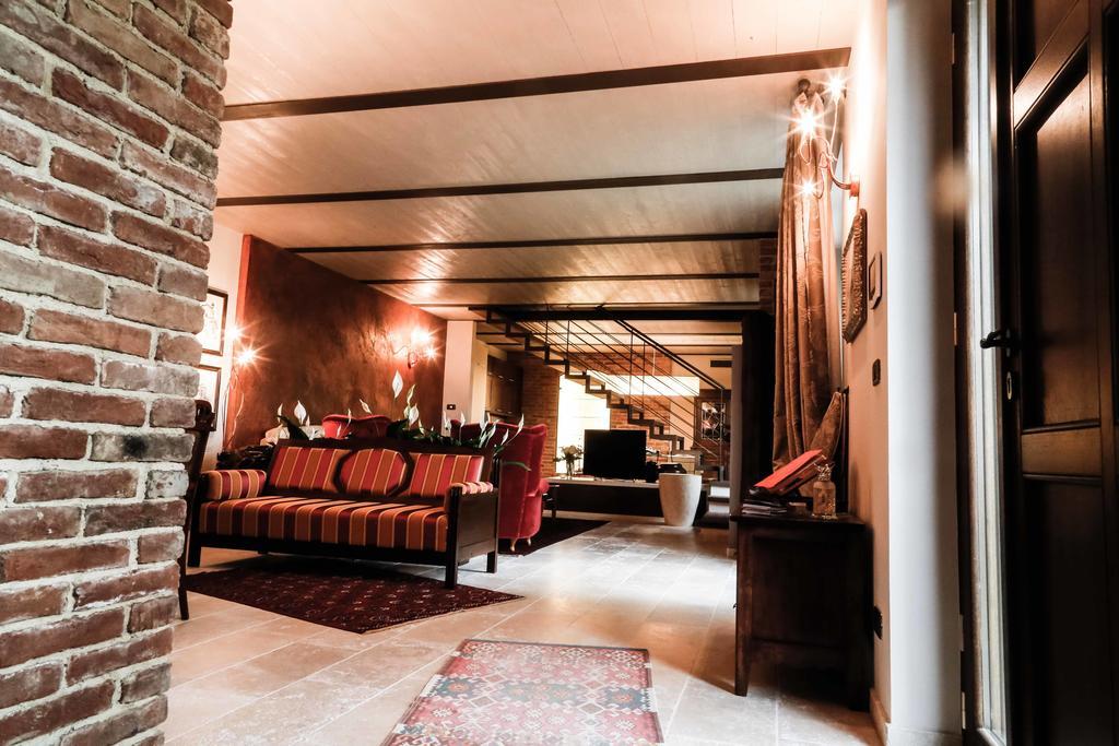 Cascina Cortine Bed & Breakfast Guarene Екстериор снимка