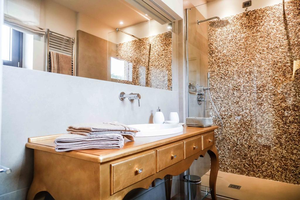 Cascina Cortine Bed & Breakfast Guarene Стая снимка
