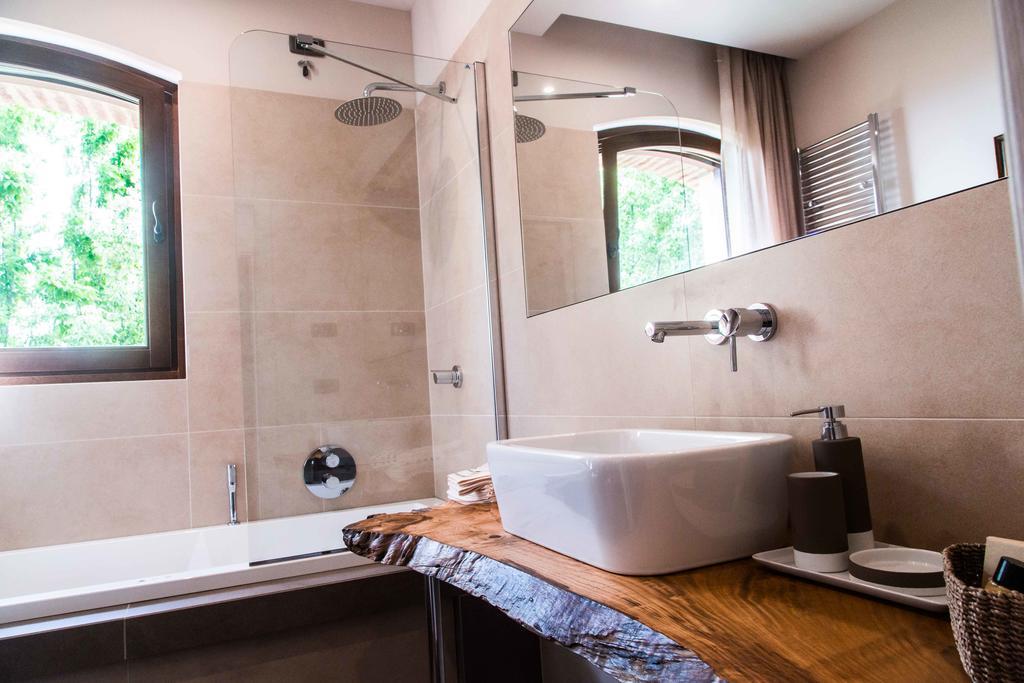 Cascina Cortine Bed & Breakfast Guarene Стая снимка