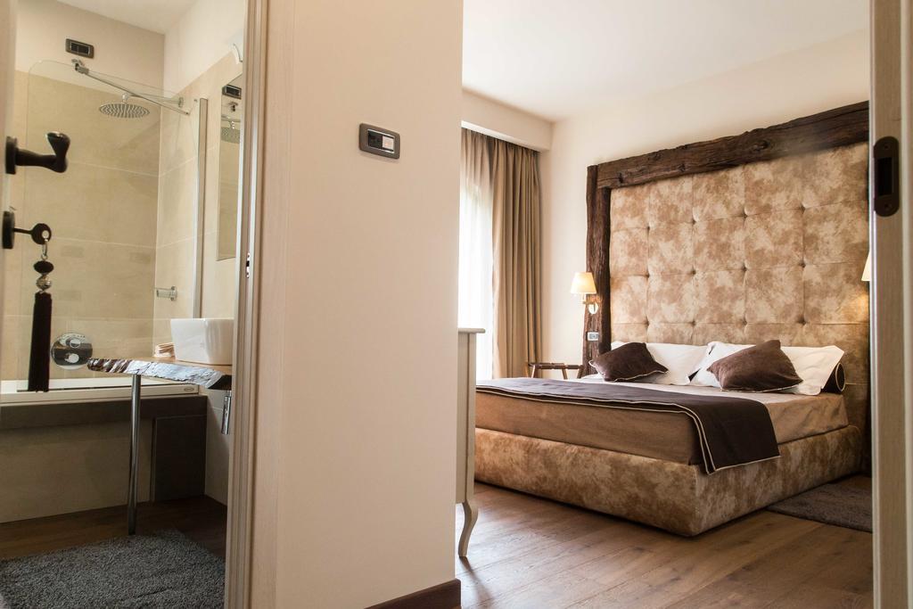 Cascina Cortine Bed & Breakfast Guarene Стая снимка