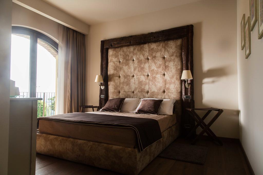 Cascina Cortine Bed & Breakfast Guarene Стая снимка