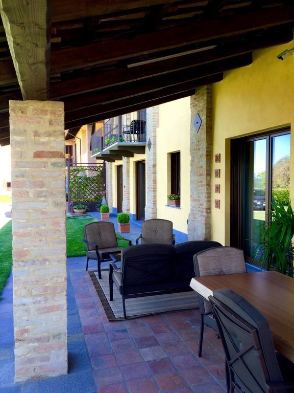Cascina Cortine Bed & Breakfast Guarene Екстериор снимка