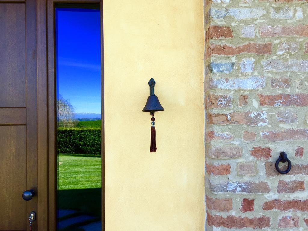 Cascina Cortine Bed & Breakfast Guarene Екстериор снимка